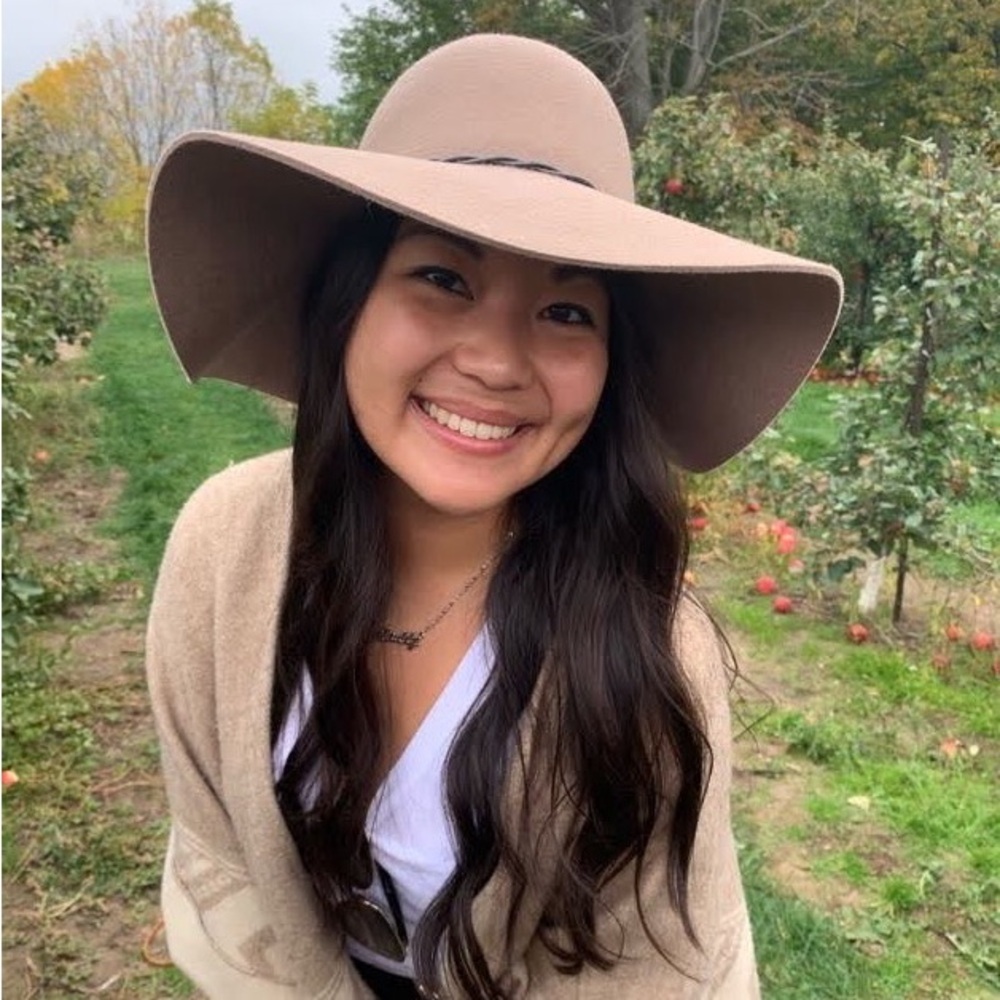 Meet your Posher, Maddy